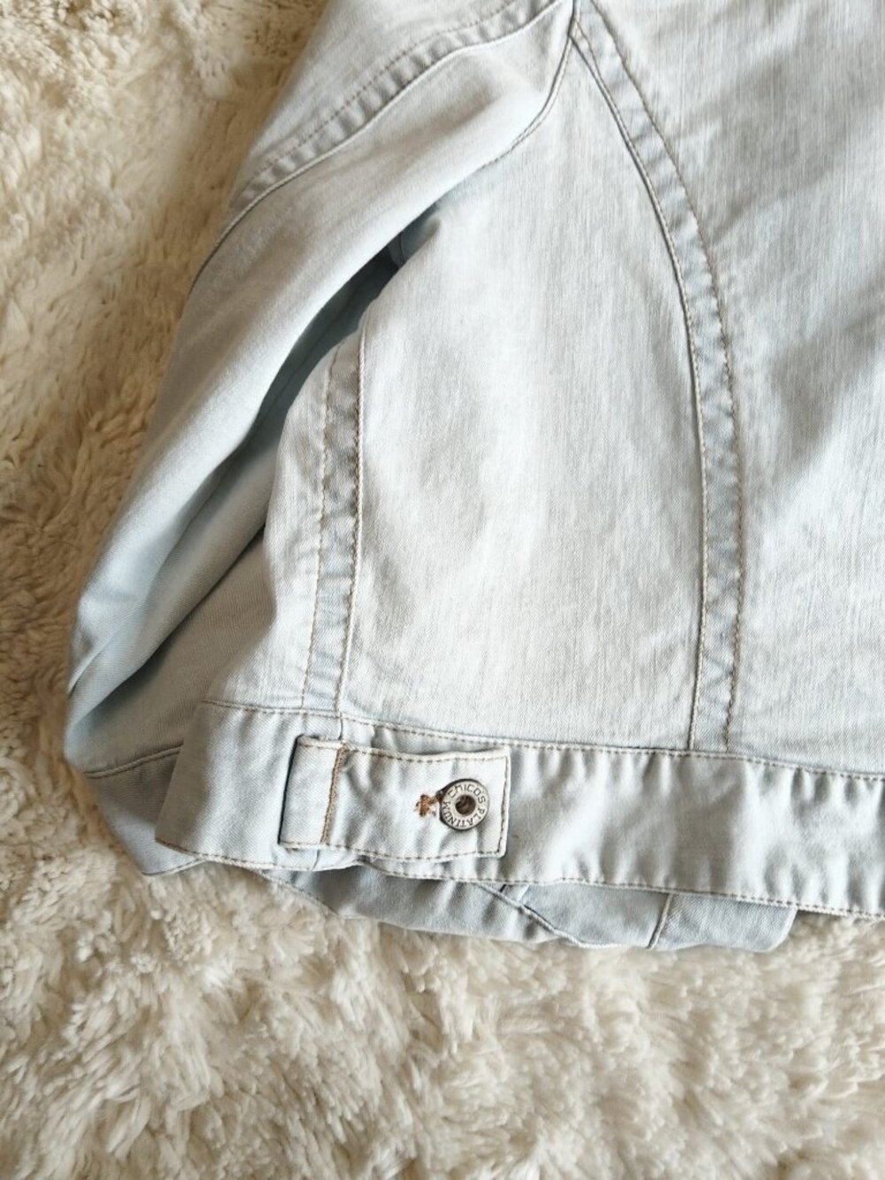 Chico's Platinum Light Wash Denim Jacket - Size 3 (Fits XL / 16) - Picture 8 of 13